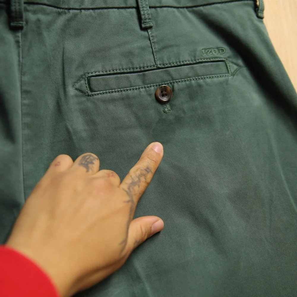 IZOD Saltwater Stretch Mens Green Chino Shorts Size 36 Flat Front Casual